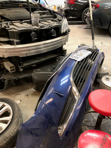 Auto Body Shop «Maaco Collision Repair & Auto Painting», reviews and photos, 8916 Troost Ave, Kansas City, MO 64131, USA