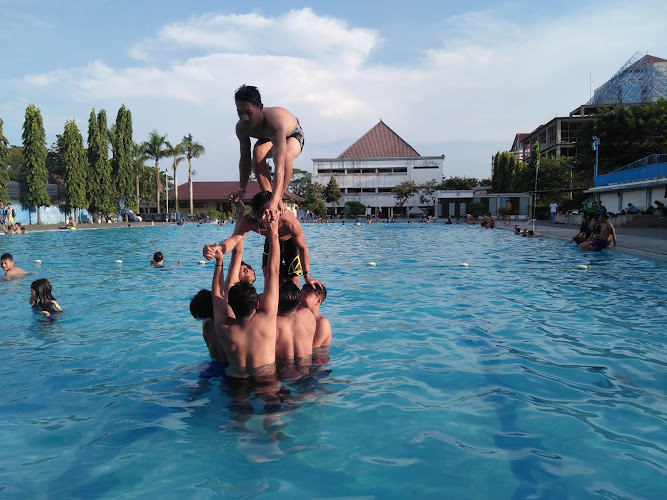 Kolam Renang UNESA