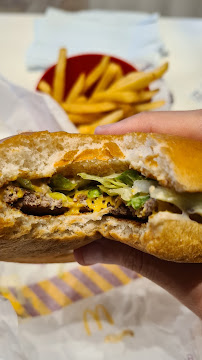 Cheeseburger du Restauration rapide McDonald's à Ermont - n°1