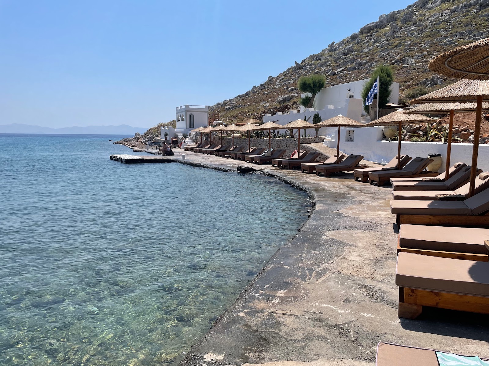 Foto di Agia Marina Beach con molto pulita livello di pulizia