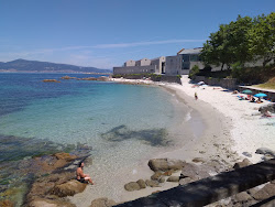 Praia da Mourisca'in fotoğrafı geniş bir kıyı şeridi ile birlikte