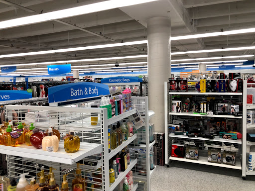 Clothing Store «Ross Dress for Less», reviews and photos, 19 Colma Blvd, Colma, CA 94014, USA