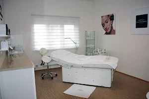 Institut Esthederm image