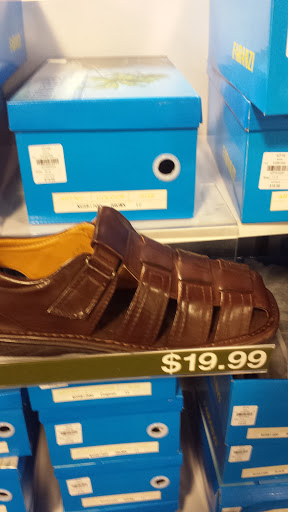 Clothing Store «K&G Fashion Superstore», reviews and photos, 1526 Golden Gate Plaza, Mayfield Heights, OH 44124, USA