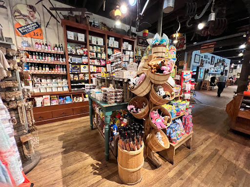 American Restaurant «Cracker Barrel Old Country Store», reviews and photos, 2920 Hospitality St, Tallahassee, FL 32303, USA