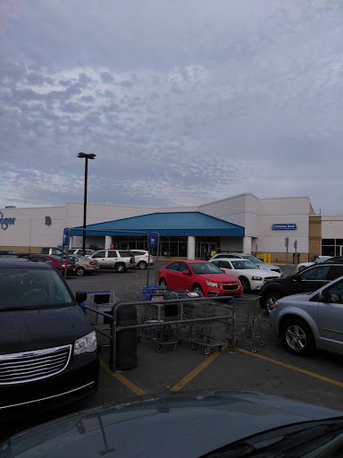 Grocery Store «Kroger», reviews and photos, 28250 Dequindre Rd, Warren, MI 48092, USA