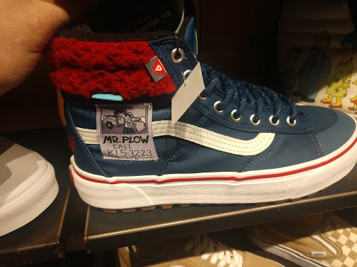 Shoe Store «Vans», reviews and photos, 3000 184th St SW #350, Lynnwood, WA 98037, USA