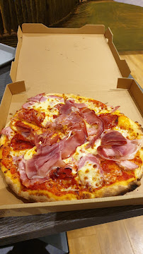 Prosciutto crudo du Pizzas à emporter House pizza à Civrieux-d'Azergues - n°2