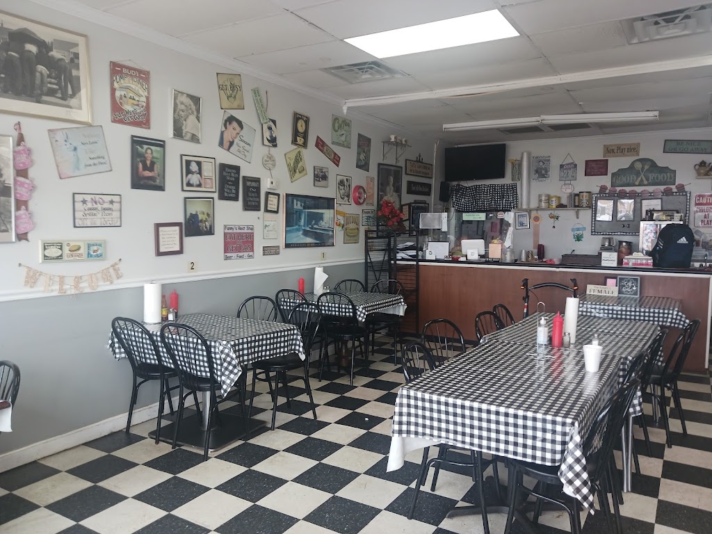 Ruby’s Wingz 'N' Things 37055