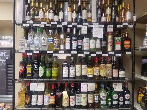 Liquor Store «The Wine & Cheese Place», reviews and photos, 457 N New Ballas Rd, Creve Coeur, MO 63141, USA