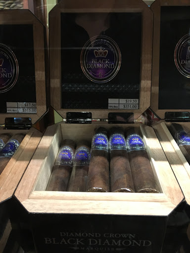 Tobacco Shop «Up Down Cigar», reviews and photos, 1550 N Wells St, Chicago, IL 60610, USA