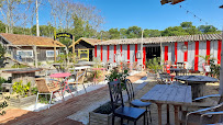 Atmosphère du Bar-restaurant à huîtres Le Petit Chenal à Lège-Cap-Ferret - n°5