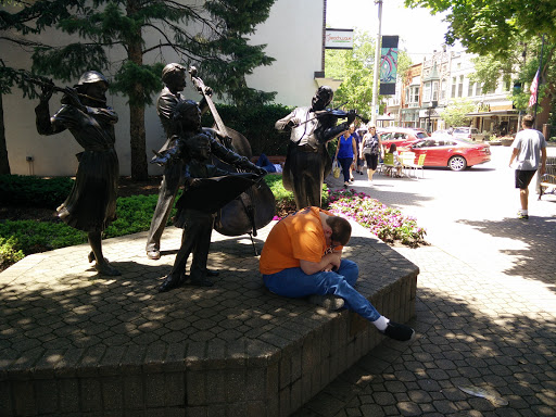 Frozen Yogurt Shop «Peachwave Frozen Yogurt & Gelato», reviews and photos, 6 W 8th St, Holland, MI 49423, USA