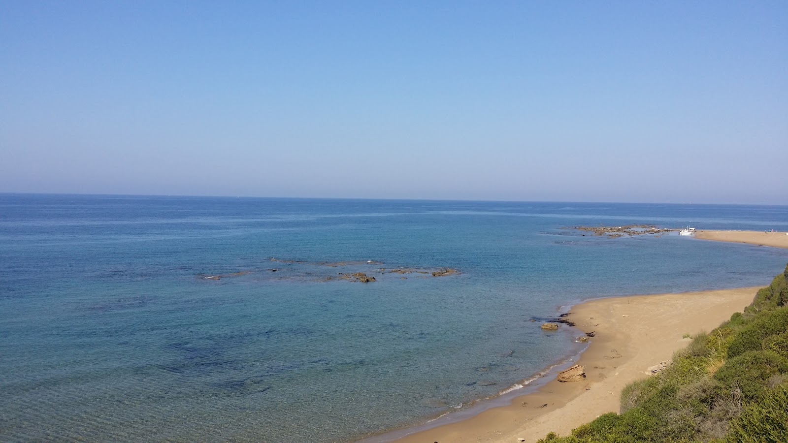 Foto van Megas Choros beach met turquoise puur water oppervlakte