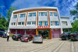 Hotel Aryaas Veg image
