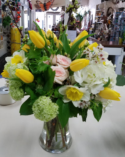 Florist «Enchanted Florist of Ypsilanti MI», reviews and photos, 46 E Cross St, Ypsilanti, MI 48198, USA