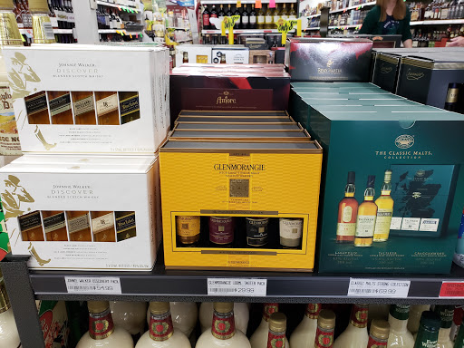 Wine Store «MGM Wine & Spirits | Forest Lake», reviews and photos, 2009 W Broadway Ave #100, Forest Lake, MN 55025, USA