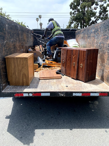 Migos Junk Removal Oxnard image