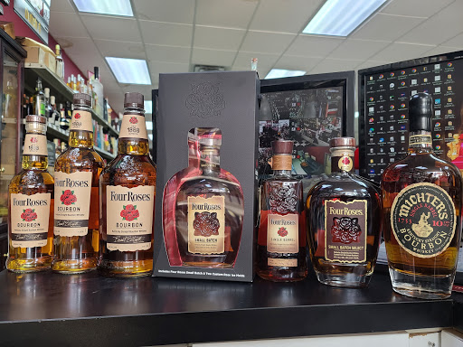 Liquor Store «Royal Liquor & Wine», reviews and photos, 1015 N Randall Rd, Elgin, IL 60123, USA