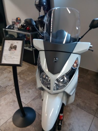 Motor Scooter Dealer «Vespa Queens», reviews and photos, 37-43 Crescent St, Long Island City, NY 11101, USA