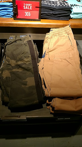 Clothing Store «Hollister Co.», reviews and photos, 160 N Gulph Rd #2045, King of Prussia, PA 19406, USA