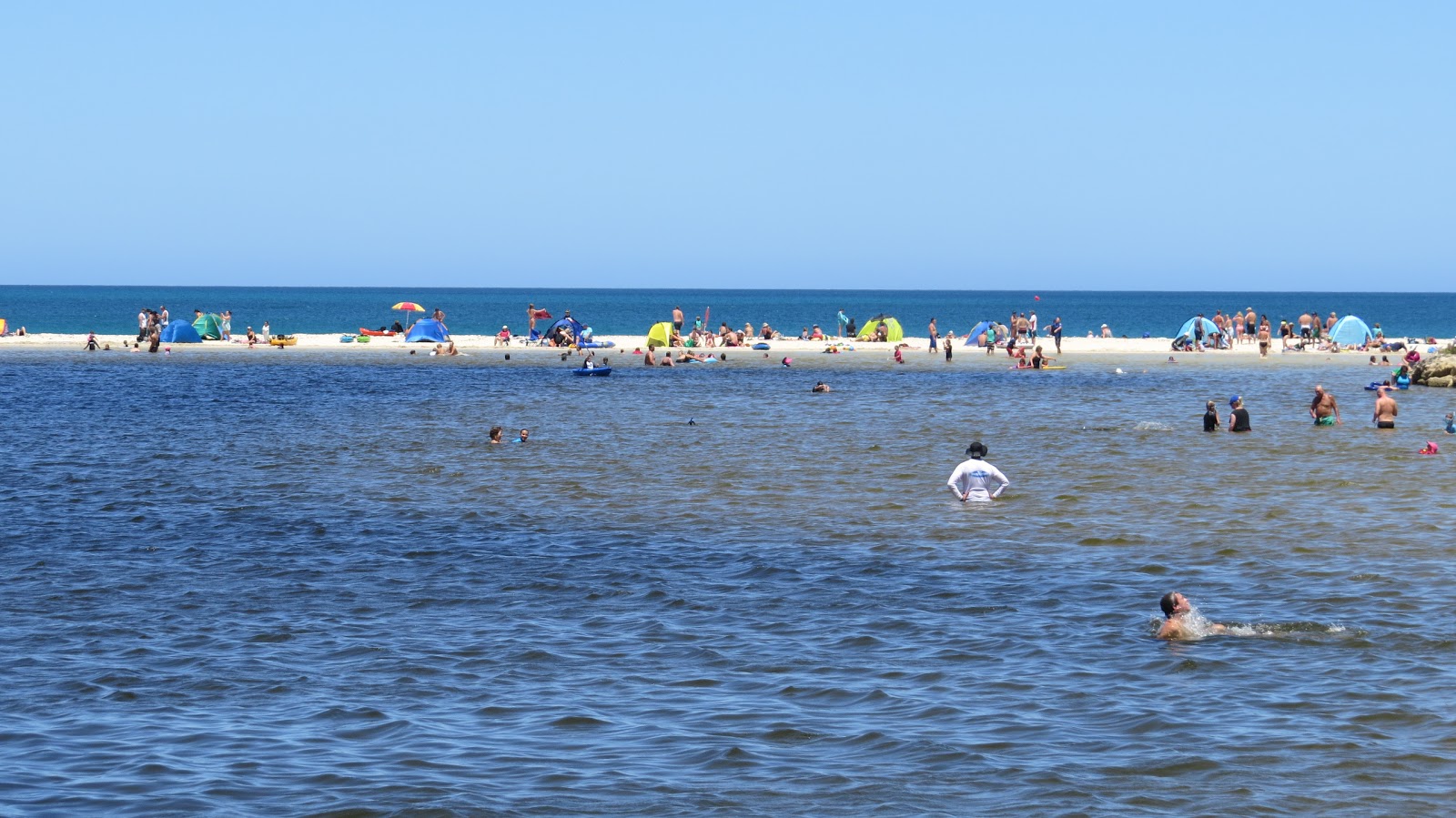 Guilderton Beach'in fotoğrafı - rahatlamayı sevenler arasında popüler bir yer