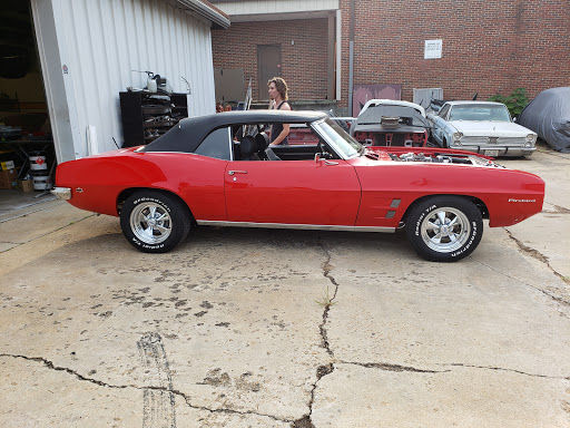 Auto Body Shop «G & M Auto Body Shop», reviews and photos, 1010 Van Wert St, Greensboro, NC 27403, USA