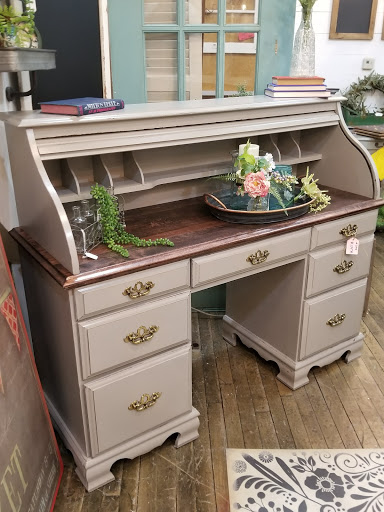 Antique Store «A Corner Cottage», reviews and photos, 895 Conner St, Noblesville, IN 46060, USA