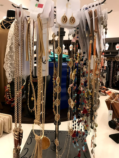 Fashion Accessories Store «Charming Charlie», reviews and photos, 5175 Deerfield Blvd, Mason, OH 45040, USA
