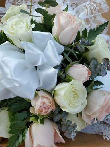 Florist «Viviano Flower Shop», reviews and photos, 32050 Harper Ave, St Clair Shores, MI 48082, USA