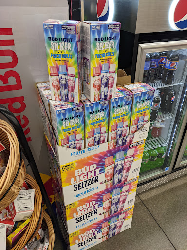 Supermarket «Hy-Vee», reviews and photos, 2951 SW Wanamaker Rd, Topeka, KS 66614, USA