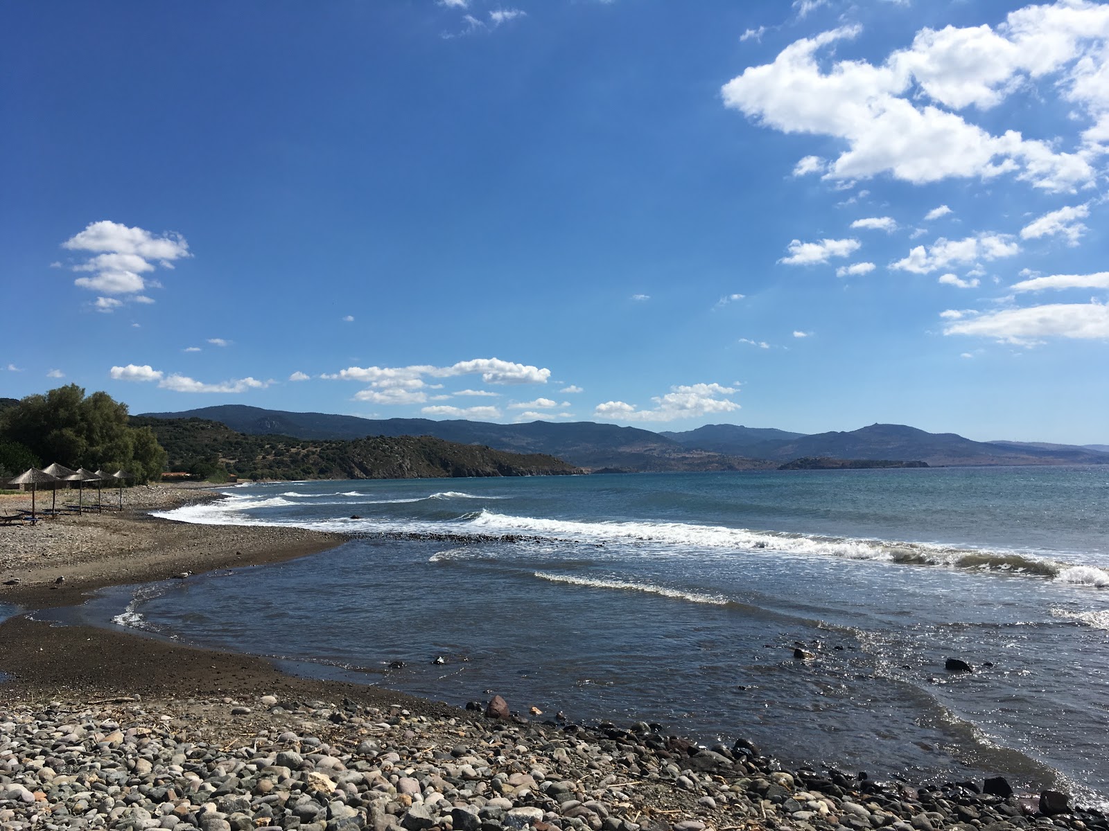 Foto de Paralia Molivos - lugar popular entre los conocedores del relax