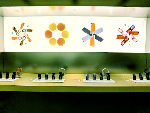 Computer Store «Apple Somerset», reviews and photos, 2800 W Big Beaver Rd, Troy, MI 48084, USA