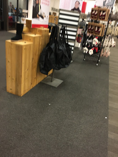 Shoe Store «DSW Designer Shoe Warehouse», reviews and photos, 7616 Farm to Market 1960 Rd W, Houston, TX 77069, USA