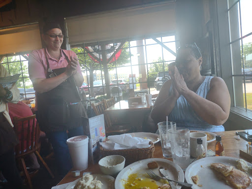 American Restaurant «Cracker Barrel Old Country Store», reviews and photos, 4210 Marlane Dr, Grove City, OH 43123, USA
