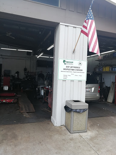 Auto Repair Shop «Lakeshore Mobil», reviews and photos, 2521 E Capitol Dr, Milwaukee, WI 53211, USA