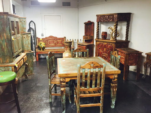 Flea Market «Springfield Flea Market & Gifts», reviews and photos, 1325 E Trafficway St, Springfield, MO 65802, USA