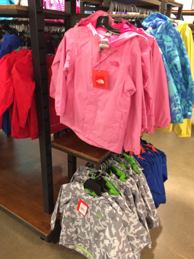 Clothing Store «The North Face Outlet», reviews and photos, 1155 Buck Creek Rd, Simpsonville, KY 40067, USA