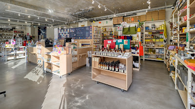 LE MAGASIN GÉNÉRAL (droguerie et papeterie) à Paris