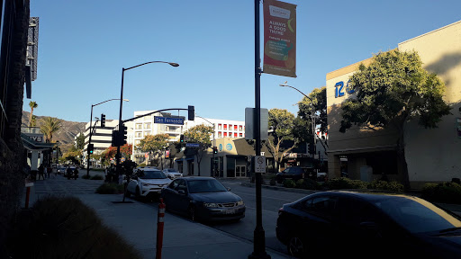 Clothing Store «Ross Dress for Less», reviews and photos, 349 N San Fernando Blvd, Burbank, CA 91502, USA