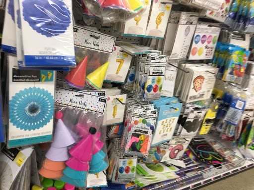 Variety Store «Five Below», reviews and photos, 1554 Butterfield Rd, Downers Grove, IL 60515, USA