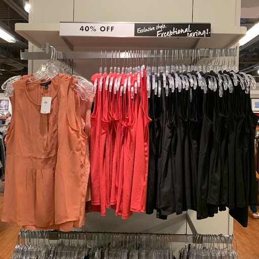 Clothing Store «Banana Republic», reviews and photos, 820 W Stacy Rd, Allen, TX 75013, USA