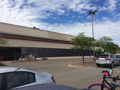 Thrift Store «The Salvation Army Family Store & Donation Center», reviews and photos, 823 E Auburn Rd, Rochester Hills, MI 48307, USA
