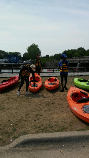 Recreation Center «Farwell Recreation Center», reviews and photos, 2711 Outer Dr E, Detroit, MI 48234, USA