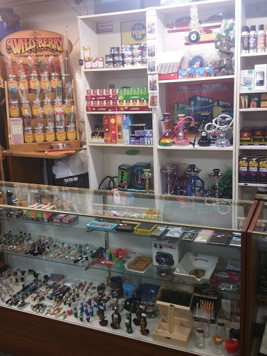 Tobacco Shop «Smoke a Lot LLC», reviews and photos, 5974 Youngstown Warren Rd # 1, Niles, OH 44446, USA