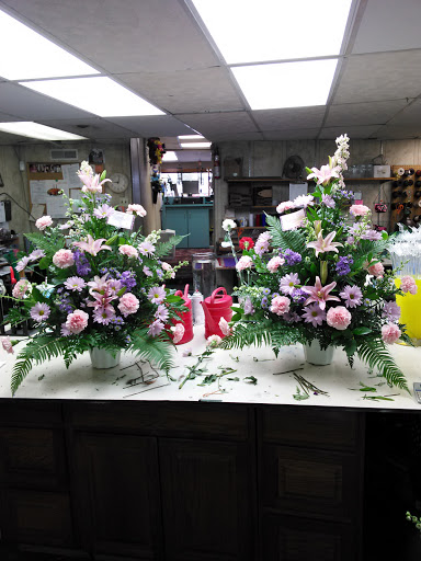 Florist «Carriage House Of Flowers», reviews and photos, 4923 W Broad St, Columbus, OH 43228, USA