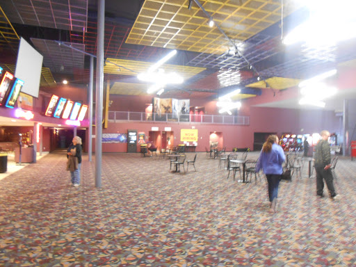 Movie Theater «Phoenix Theatres Chartiers Valley Stadium 18», reviews and photos, 1025 Washington Pike, Bridgeville, PA 15017, USA