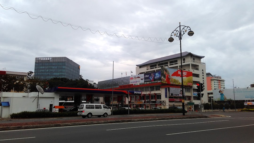 Petron Jalan Tugu