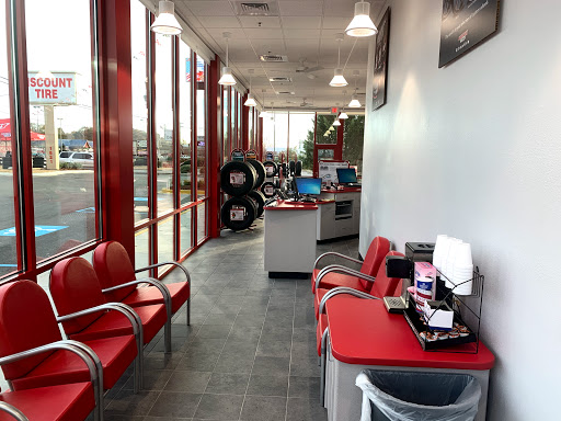 Tire Shop «Discount Tire Store - Brentwood, TN», reviews and photos, 7135 Bakers Bridge Ave, Brentwood, TN 37027, USA