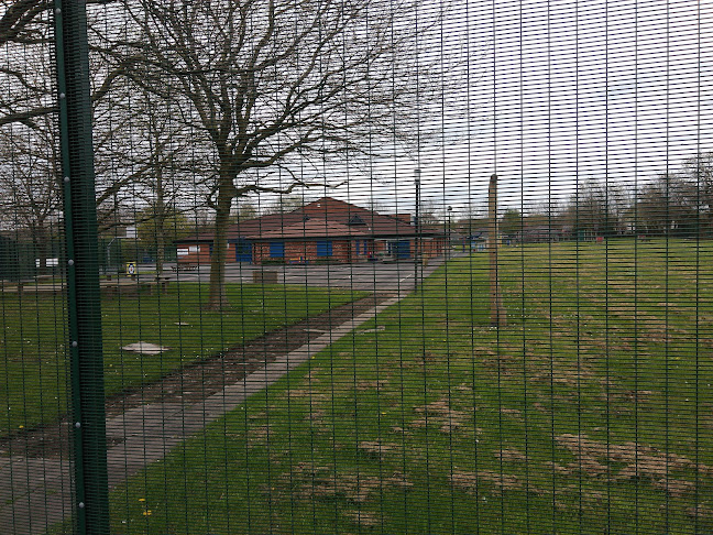 Reviews of Pool House Community Primary School in Preston - School